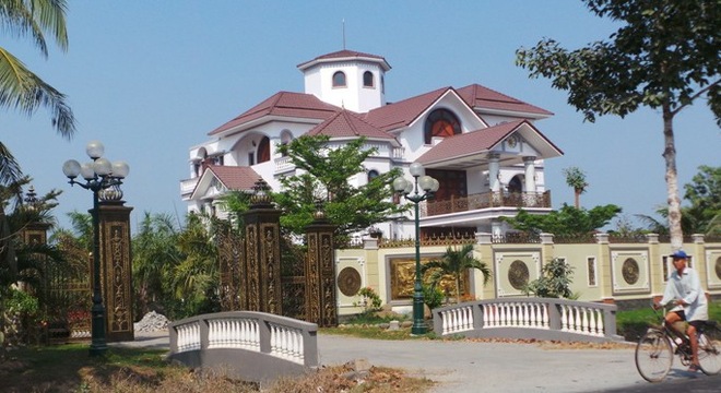 Ông Trần Văn Truyền thực sự có bao nhiêu căn nhà? Ông Trần Văn Truyền thực sự có bao nhiêu căn nhà?