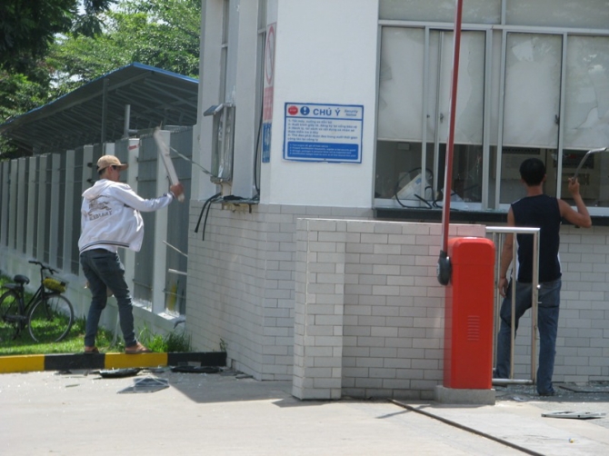 Đề nghị Chính phủ sẵn sàng bảo vệ chủ quyền quốc gia