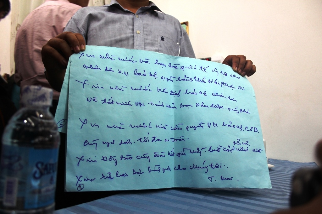 Người phụ nữ tự thiêu ở cổng Dinh Thống Nhất để phản đối TQ