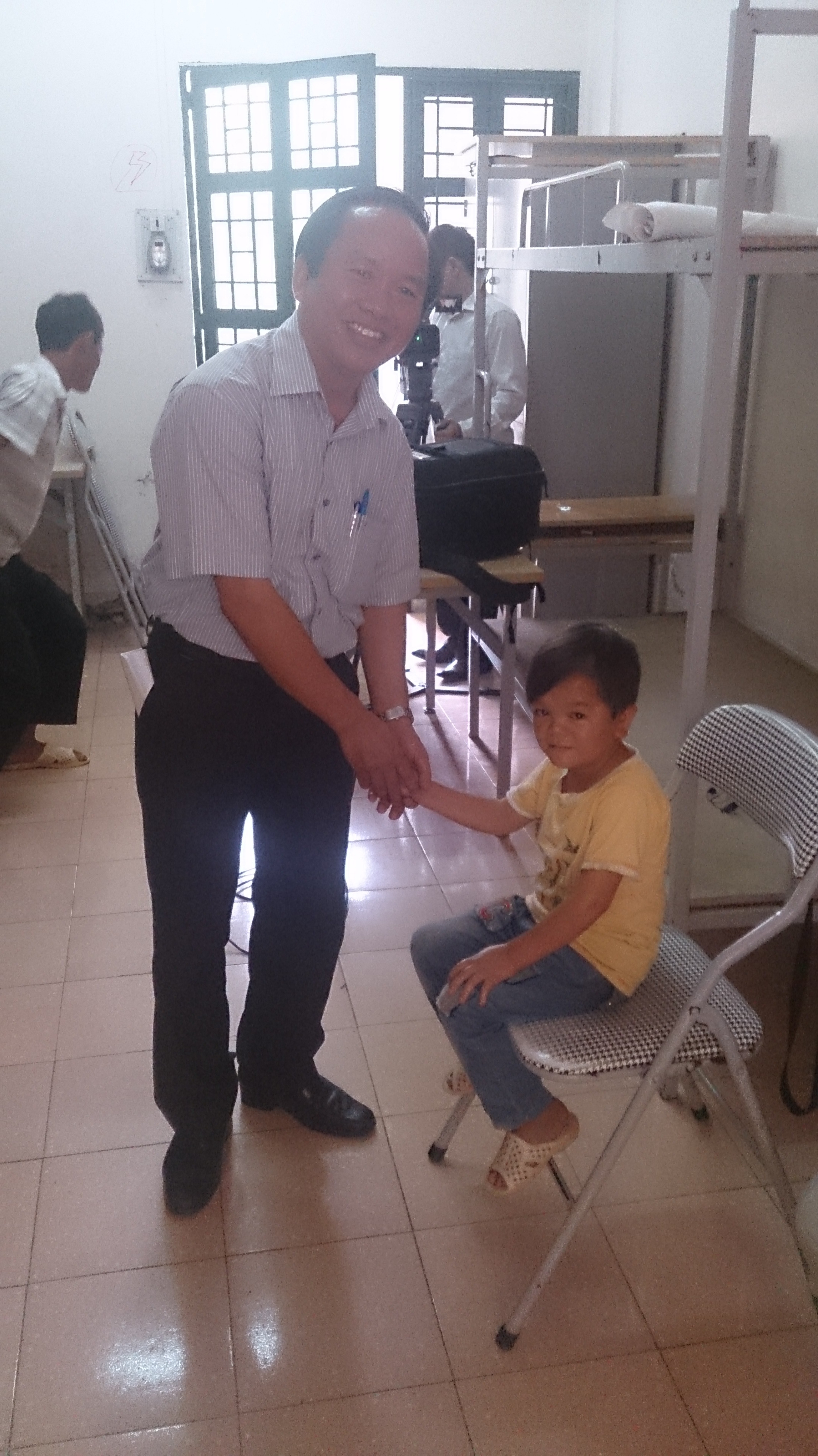 Sĩ tử đại học nặng 16 kg, cao 97 cm