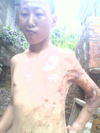 Nỗi lòng ông lão 10 năm xích chân con