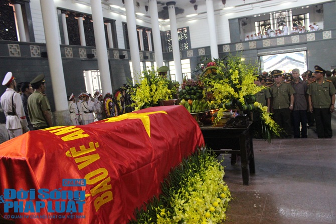 Đang tổ chức lễ viếng, truy điệu Trung tướng Nguyễn Xuân Tư 