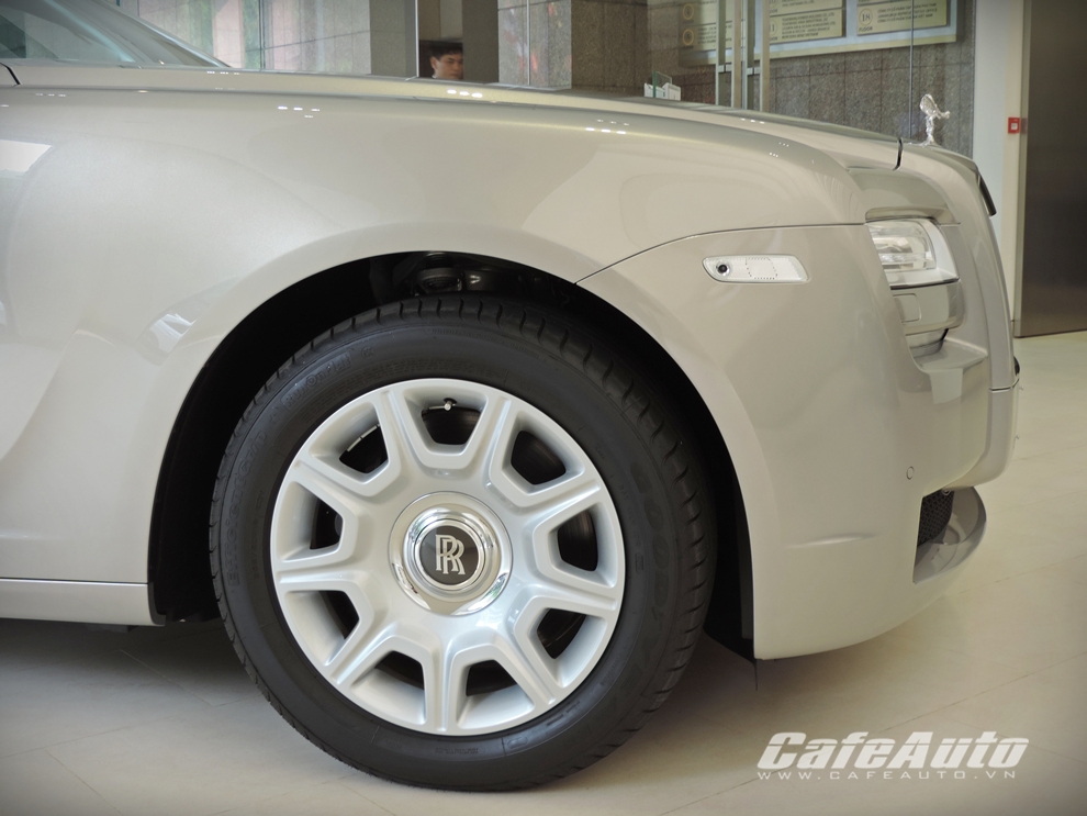 Thêm Rolls-Royce chính hãng về Việt Nam, giá gần 19 tỷ đồng