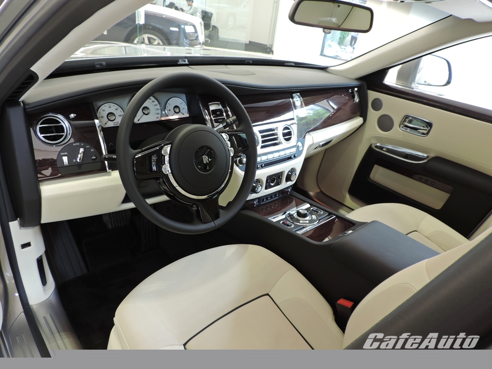 Thêm Rolls-Royce chính hãng về Việt Nam, giá gần 19 tỷ đồng