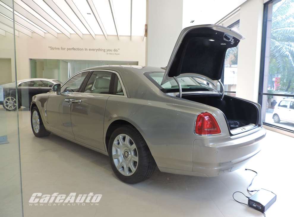 Thêm Rolls-Royce chính hãng về Việt Nam, giá gần 19 tỷ đồng