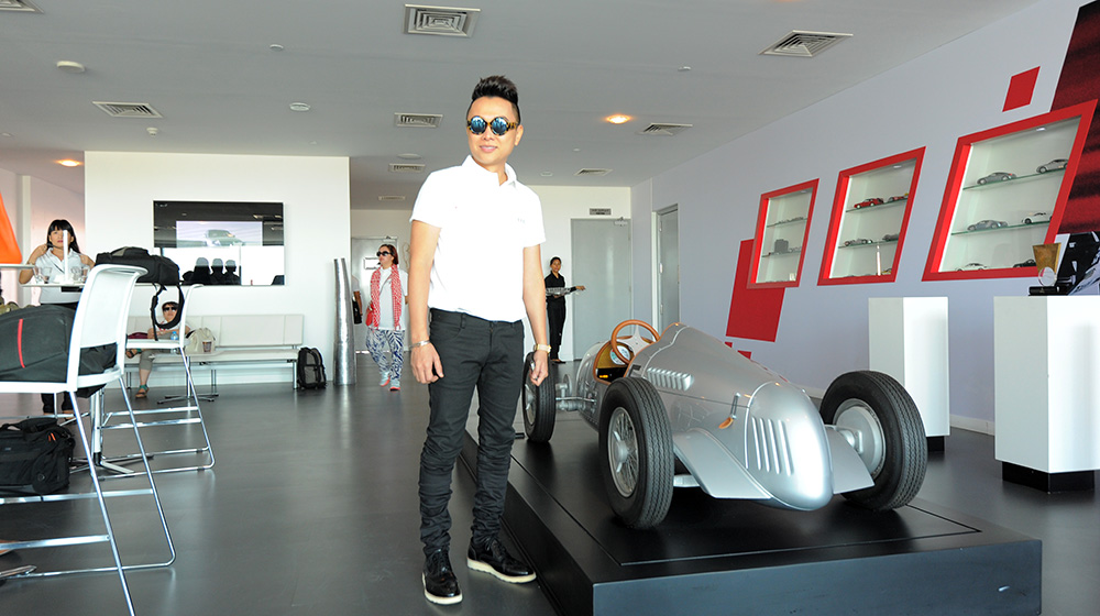 Thủy Tiên cùng dàn sao Việt sang Dubai thử tài đua siêu xe AudiR8