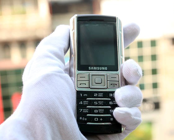 Samsung Ego S9402 mạ vàng bạch kim, giá bằng 3chiếc iPhone6 Plus