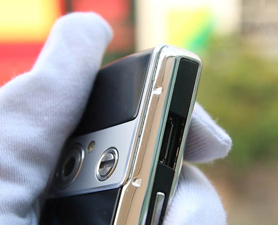 Samsung Ego S9402 mạ vàng bạch kim, giá bằng 3chiếc iPhone6 Plus