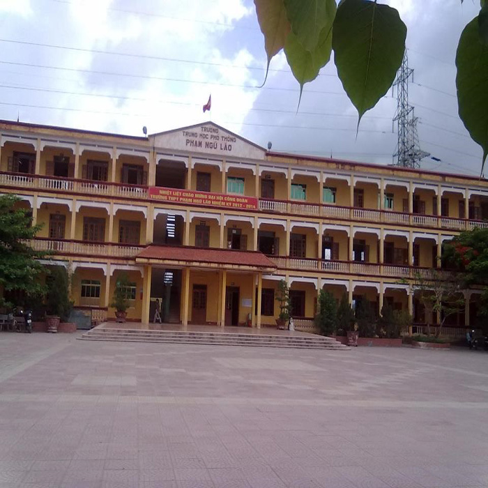 (bgiay)Bí mật về “đường đi” của các loại dịch vụ lọt qua cổng trư