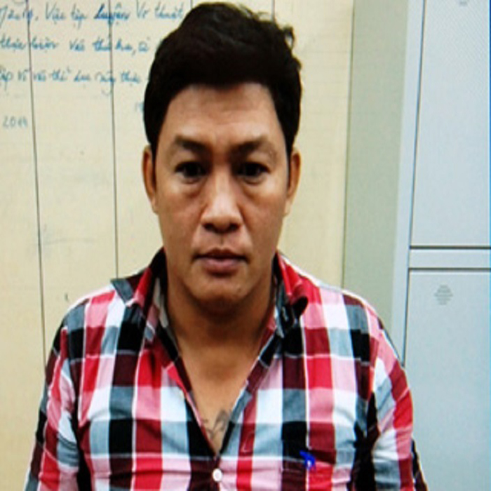 (b giay)Bắt tạm giam “đại ca” giang hồ chuyên đòi nợ thuê khét ti