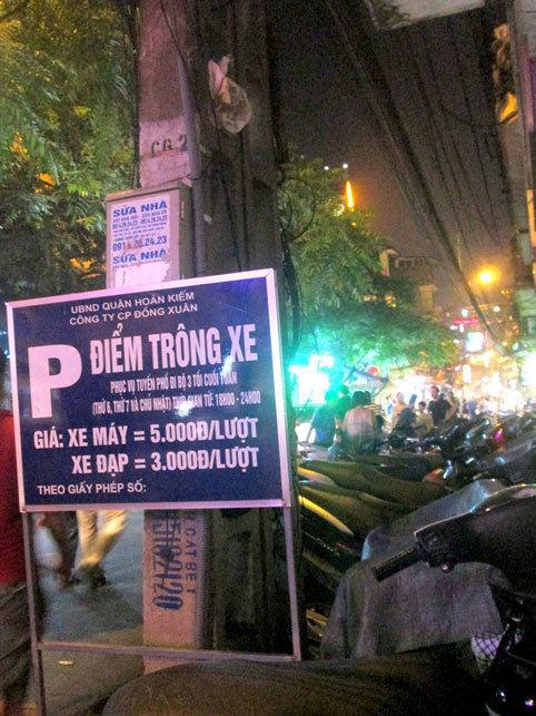 Cận cảnh những quán ăn phố cổ thu bạc triệu mỗi ngày