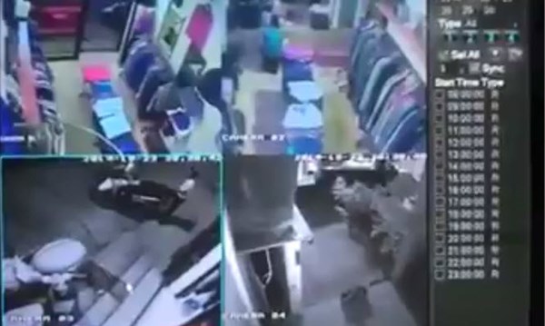 Sung sướng theo dõi tên trộm xe máy hành sự thất bại Sung sướng theo dõi tên trộm xe máy hành sự thất bại