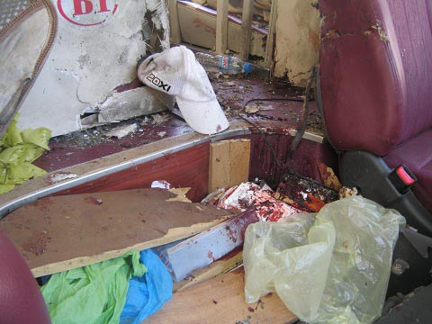 26 ngày truy tìm kẻ gửi hộp quà chứa mìn khiến xe khách phát nổ 26 ngày truy tìm kẻ gửi hộp quà chứa mìn khiến xe khách phát nổ