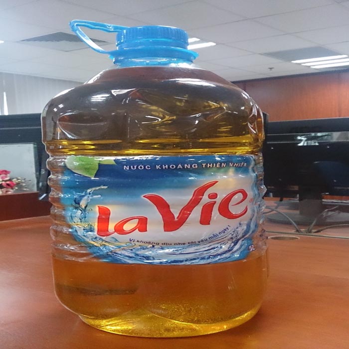 (bgiay)Truy tìm nguồn gốc “dầu ăn bẩn” và sự thật trong những kho