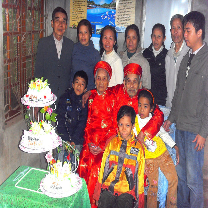 (bgiay)Cặp vợ chồng cao tuổi nhất Việt Nam chia sẻ bí quyết sống 