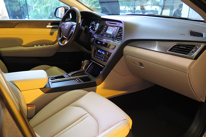 Đọc vị đối thủ mới, giá ngon của Toyota Camry ở Việt Nam