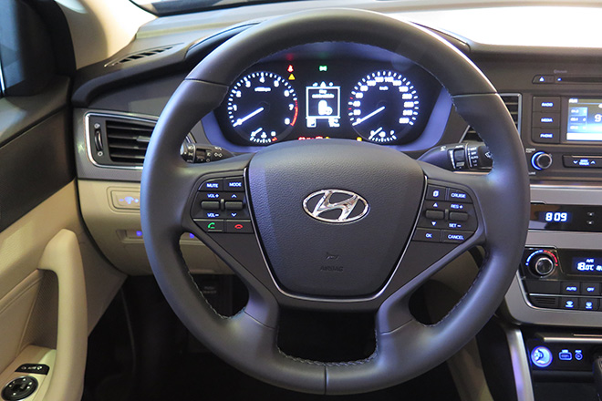 Đọc vị đối thủ mới, giá ngon của Toyota Camry ở Việt Nam