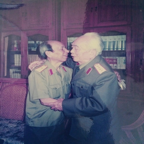 (bgiay)Tiết lộ bất ngờ về nhà tình báo nổi danh Vũ Ngọc Nhạ và mạ