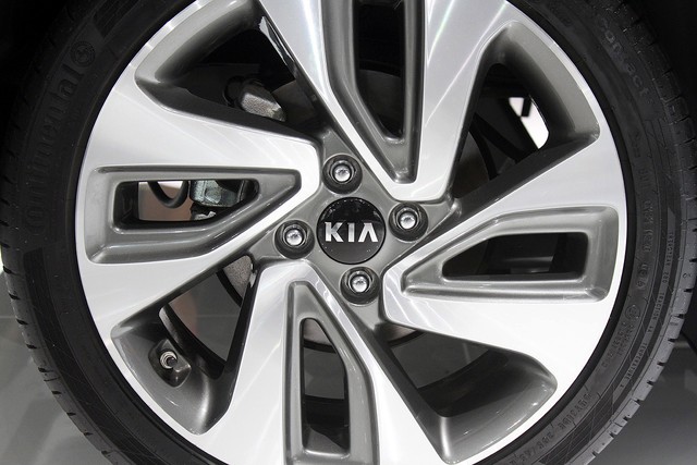 Chi tiết xe giá rẻ Kia Rio 2015
