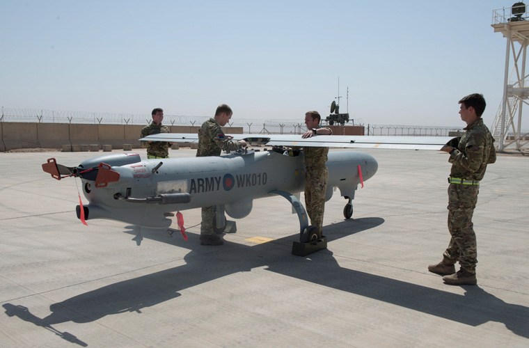 Ngoạn mục 4 lính Anh lắp ráp UAV 450kg trong “nháy mắt”