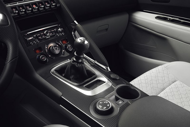 Ngắm cặp “lính mới tò te” của thị trường ôtô Việt