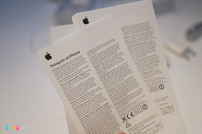 Mở hộp iPhone 6 và 6 Plus chính hãng phiên bản Việt Nam Mở hộp iPhone 6 và 6 Plus chính hãng phiên bản Việt Nam