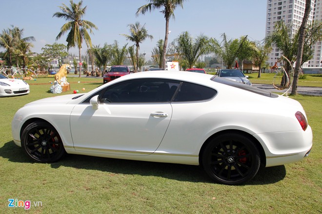 Dàn siêu xe khủng nhất Việt Nam bất ngờ hội tụ