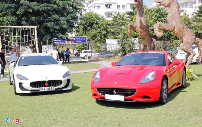 Dàn siêu xe khủng nhất Việt Nam bất ngờ hội tụ