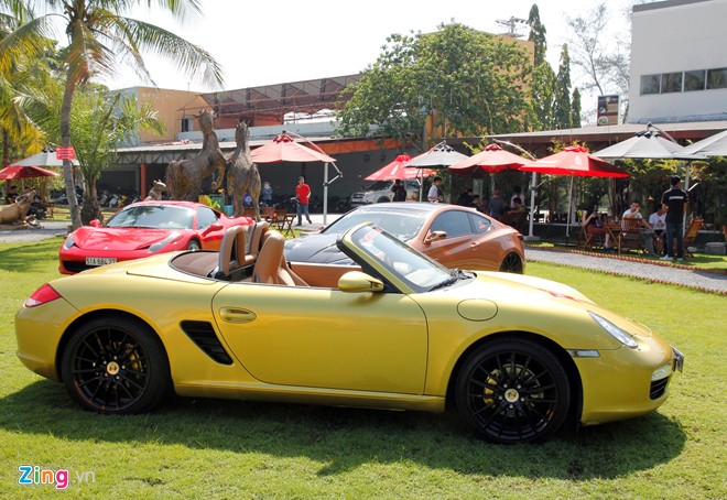 Dàn siêu xe khủng nhất Việt Nam bất ngờ hội tụ