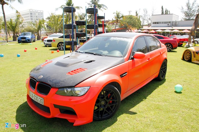 Dàn siêu xe khủng nhất Việt Nam bất ngờ hội tụ