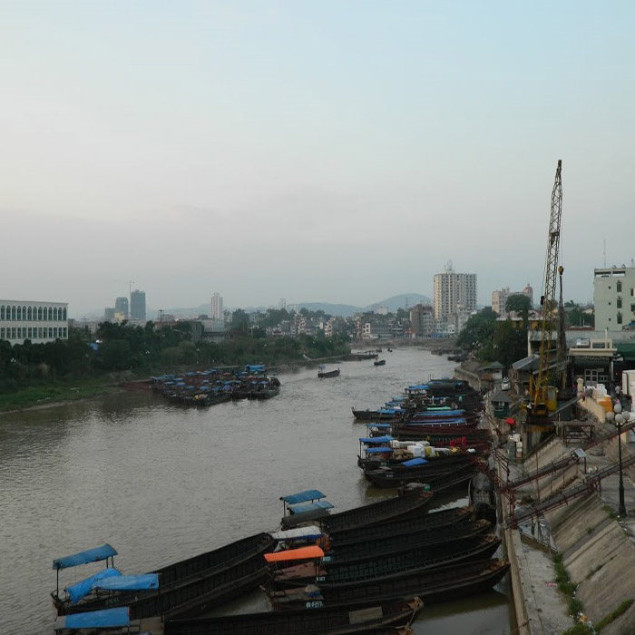 (bgiay)Triệt phá nhiều kho hàng lậu tại Quảng Ninh: Ai bảo kê cho (bgiay)Triệt phá nhiều kho hàng lậu tại Quảng Ninh: Ai bảo kê cho