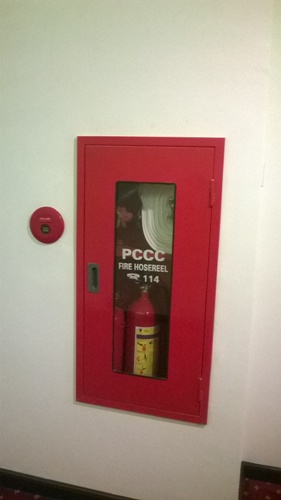 Đại gia hút thuốc lào đi Rolls Royce khánh thành khách sạn 4 sao 