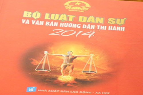 (bgiay)Bìa sách pháp luật in hình diễn viên hài công lý mặc quần (bgiay)Bìa sách pháp luật in hình diễn viên hài công lý mặc quần