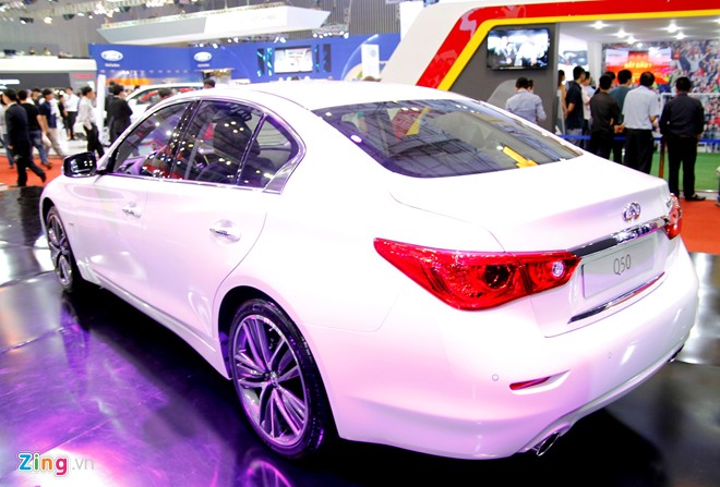 Infiniti giới thiệu Q50 tại Vietnam Moto Show 2014