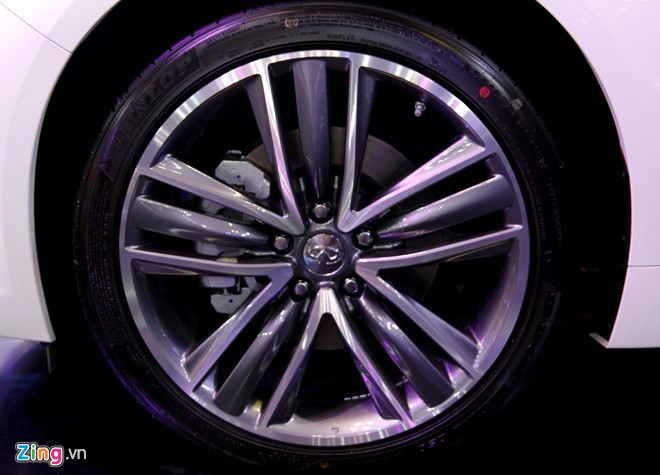 Infiniti giới thiệu Q50 tại Vietnam Moto Show 2014