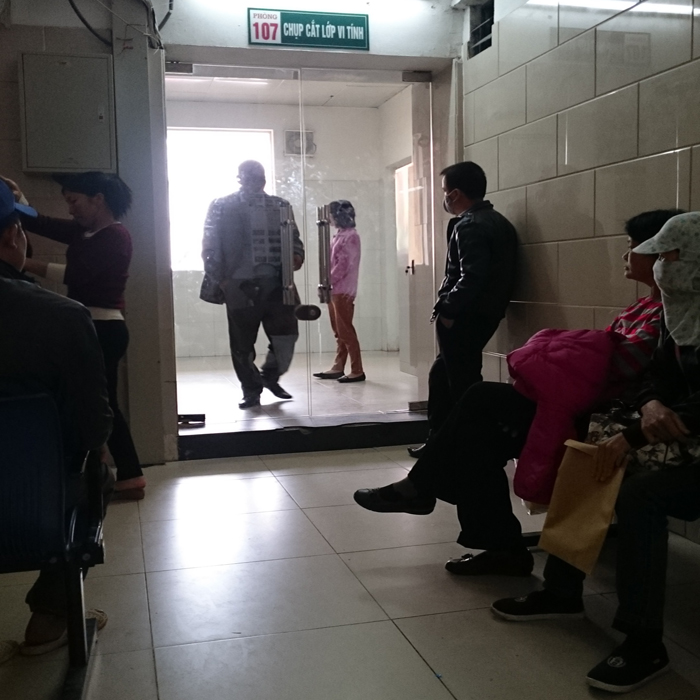 (bgiay)Bệnh viện Bạch Mai, Hà Nội: “Hạ giá”... xuống còn 2 triệu 