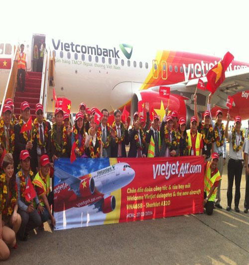 Máy bay Airbus A320 đầu tiên thuộc sở hữu của Vietjet về đến VN Máy bay Airbus A320 đầu tiên thuộc sở hữu của Vietjet về đến VN
