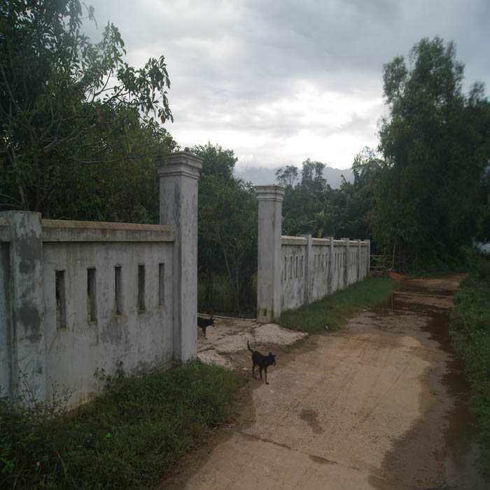 (bgiay)Đang điều tra vụ côn đồ xông vào nhà Bí thư Đảng ủy xã ché