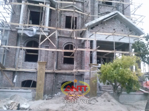 Hà Nội: Lâu đài xa hoa trong khu đô thị bình dân