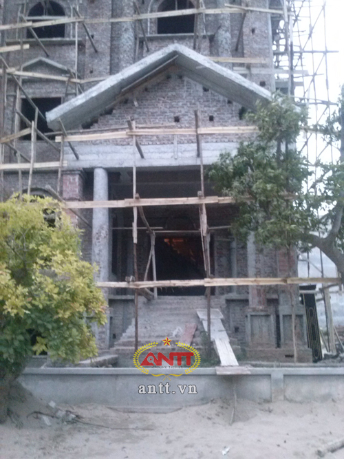 Hà Nội: Lâu đài xa hoa trong khu đô thị bình dân