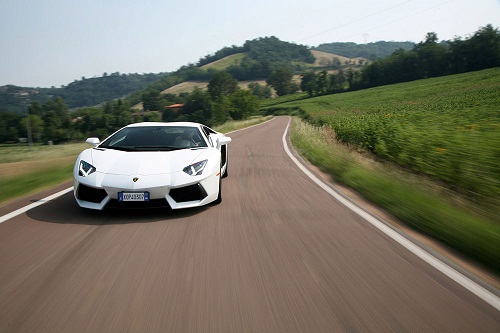 Bên trong xưởng sản xuất siêu xe Lamborghini