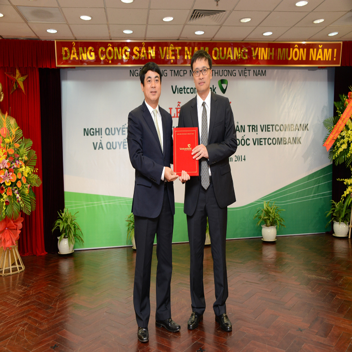 Lễ công bố nghị quyết bầu chủ tịch HĐQT và quyết định bổ nhiệm tổ Lễ công bố nghị quyết bầu chủ tịch HĐQT và quyết định bổ nhiệm tổ