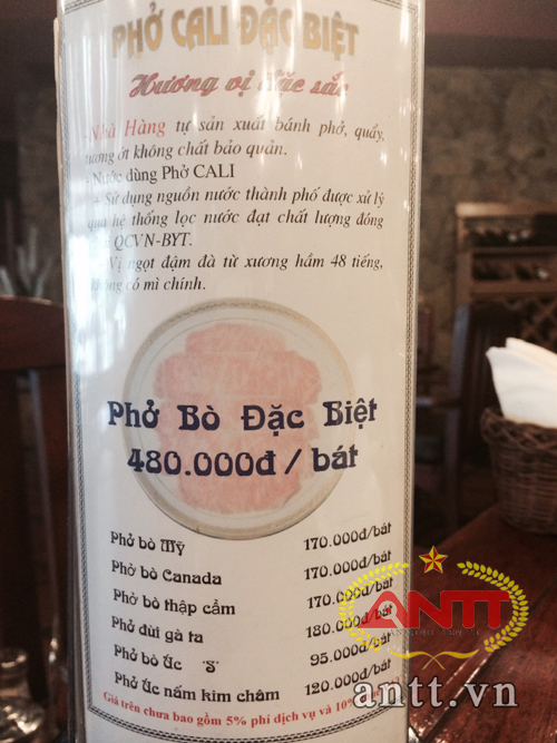 Một bát phở, hai chiếc quẩy giá gần 600 nghìn đồng