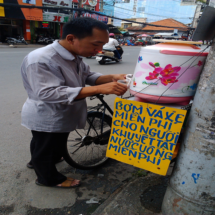(bgiay)“Hẻm miễn phí” và những trái tim thiện nguyện xúc động lòn