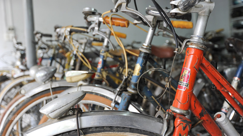 “Đột nhập” kho xe cổ hàng trăm chiếc tại Hà Nội “Đột nhập” kho xe cổ hàng trăm chiếc tại Hà Nội