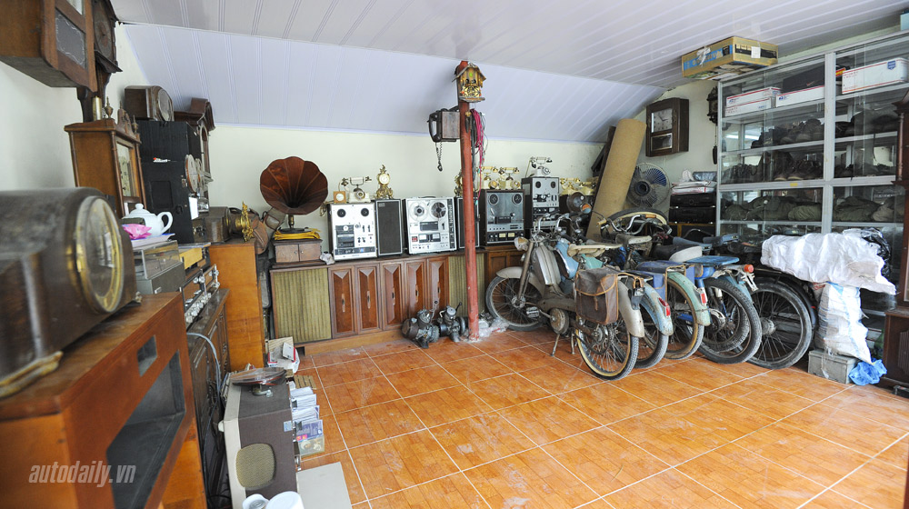 “Đột nhập” kho xe cổ hàng trăm chiếc tại Hà Nội “Đột nhập” kho xe cổ hàng trăm chiếc tại Hà Nội