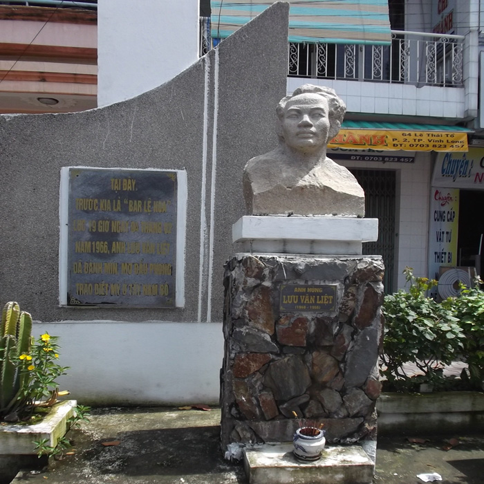 (bgiay)Chuyện chưa kể về bài hát “Tiếng bom Lưu Văn Liệt” và trận