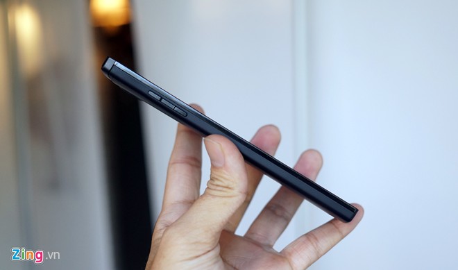 Philips ra mắt thêm ba smartphone giá tốt pin trâu tại VN