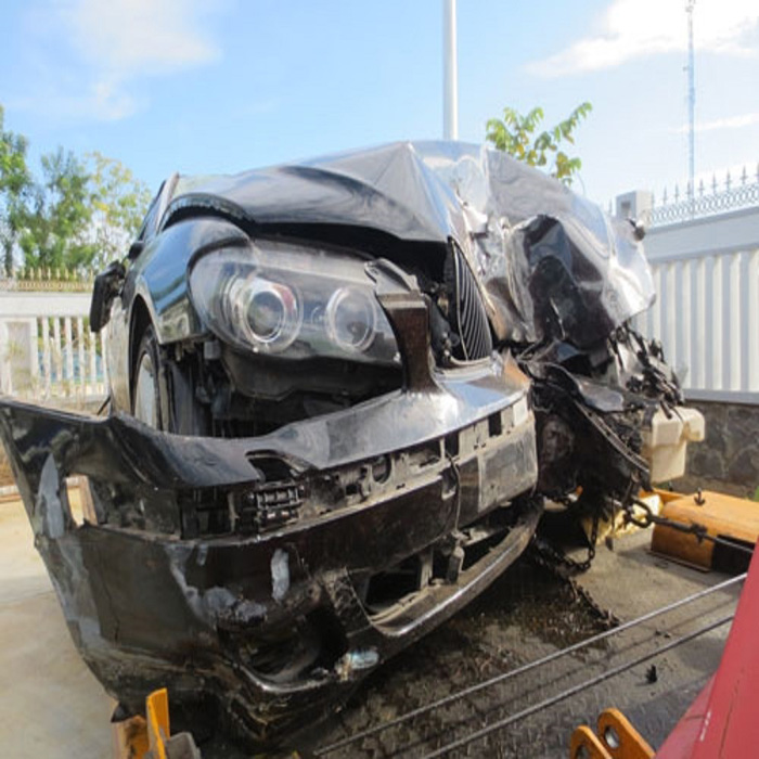 (bgiay)Nghi vấn BKS giả trong vụ Thượng úy CSGT lái xe gây tai nạ