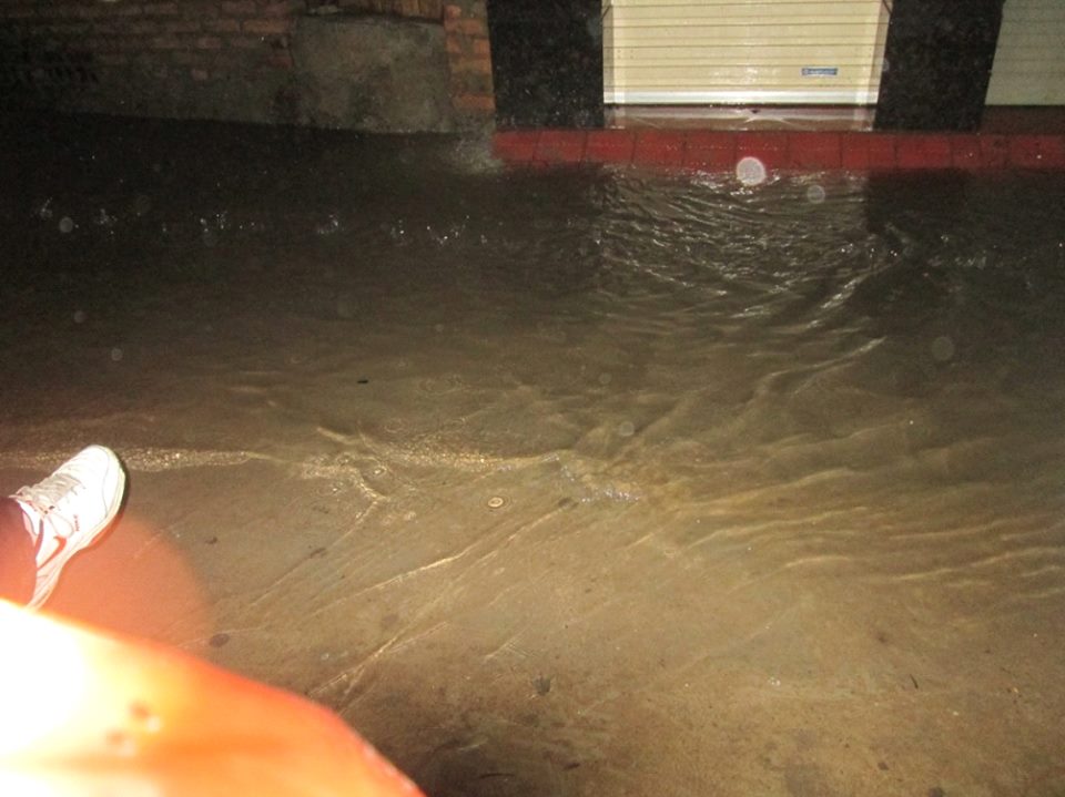 Tối 07/06, Hà Nội ngập lụt sau 30 phút mưa to